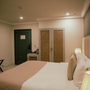 Premier Room 