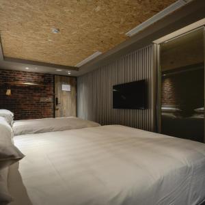 Standard Quadruple Room - No Window