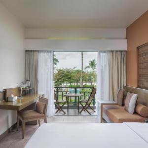 Sea Breeze Room – Queen - Free Return Transfer (BBT Terminal-Resort)