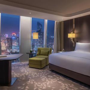 Deluxe King Room with View