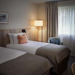 Standard accessible twin room