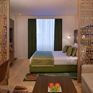 Deluxe King Room - Non-Smoking