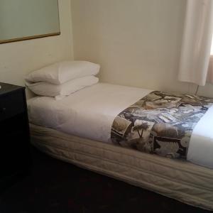 Twin Room with Private Bathroom