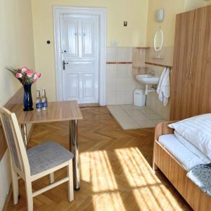 Single Room with Shared External Bathroom