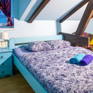 Single Room with Shared Bathroom