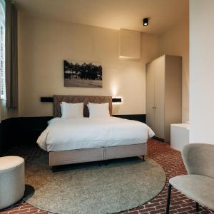 Deluxe Suite with Spa Bath