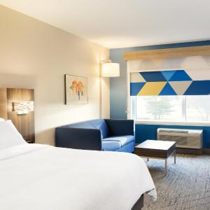 King Suite with Mobility Accessible Roll-In Shower