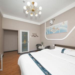 Featured Queen Room