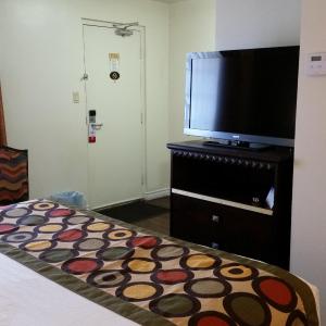 King Room - Non-Smoking