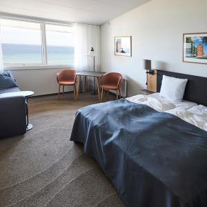 Double or Twin Room with Sea View