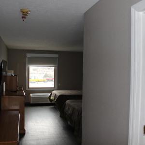 Queen Room with Two Queen Beds - Mobility Access/Non-Smoking