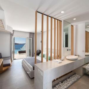 Superior Suite with Private Pool and Sea View