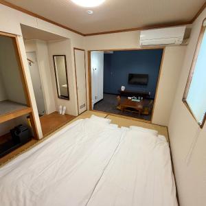 Japanese-Style Room