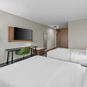 Standard Queen Room with Two Queen Beds