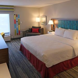 King Room with King Bed - Non-Smoking