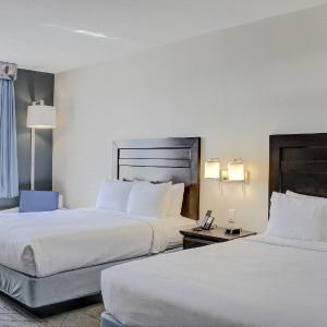 Queen Room with Two Queen Beds - Non-Smoking
