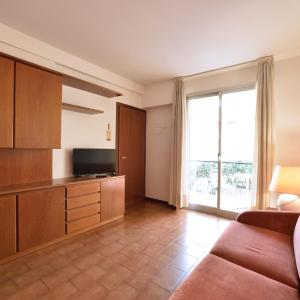 Apartment Dependence