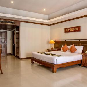 Superior Double or Twin Room with Pool View