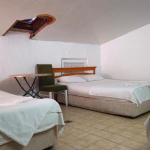 Family Room (5 Adults)