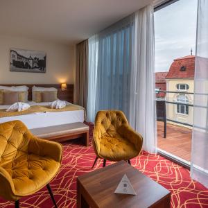 Double or Twin Room with Terrace