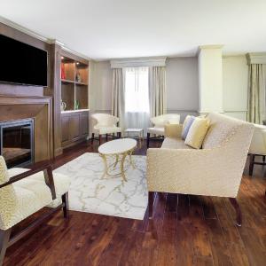 One-Bedroom Presidential King Suite