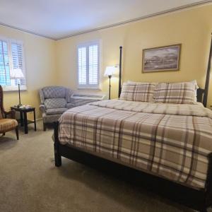 Queen Room with Garden View