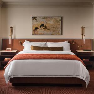 One-Bedroom King Suite