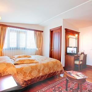 Superior Double or Twin Room with Sea View