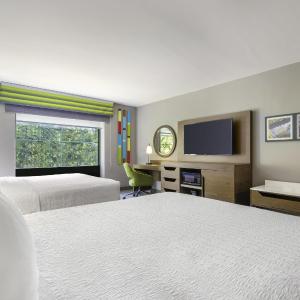 Queen Room with Two Queen Beds - Mobility Access/Non-Smoking