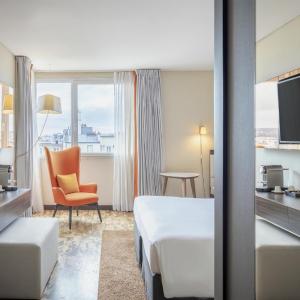 One-Bedroom King Suite
