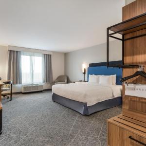King Room with Bath Tub - Mobility Access