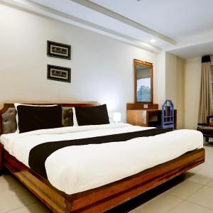 Classic Triple Room (including Long Stay Benefits,Early Check-In upto 2 hours and Late check-out upto 2 hrs (subject to availability))