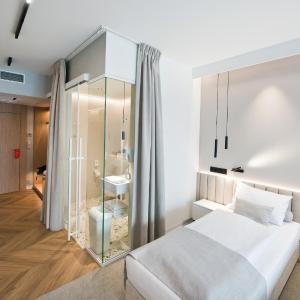 Economy Twin Room with Extra Bed