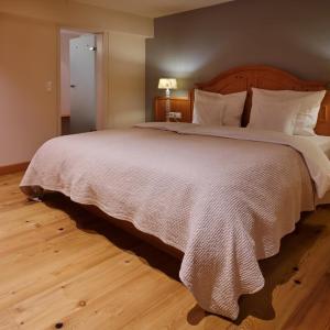 Double Room L with Balcony