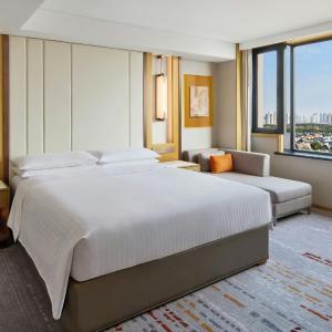 Executive King Suite with City View