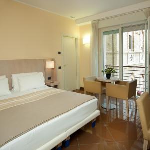Large Double or Twin Room