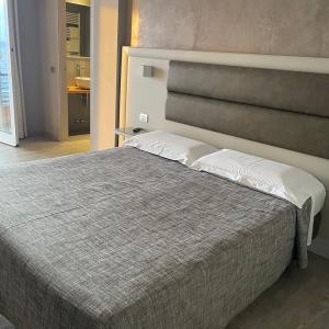 Double Room with Balcony and Sea View