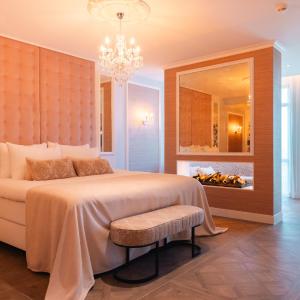Paris Suite with Private Sauna