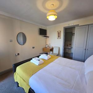 Kandy Double Room with Private Bathroom