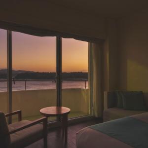 2 Single Classic Beach View Lounge Access