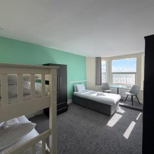 Triple Room with Sea View