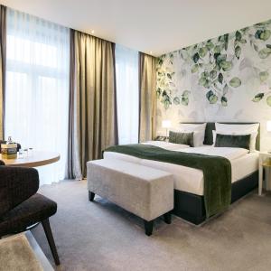 Comfort Double Room with Terrace and Park View