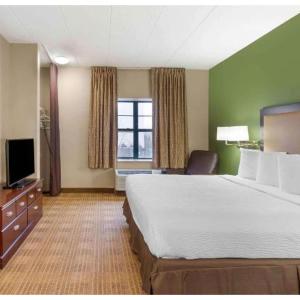 Queen Room - Disability Access