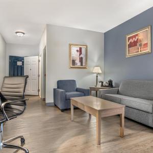 King Room with Roll-In Shower - Disability/Non-Smoking