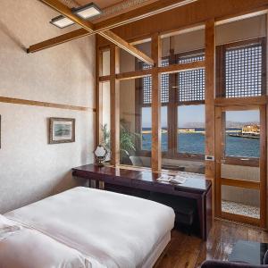 Honeymoon Suite with Internal Balcony and Sea View