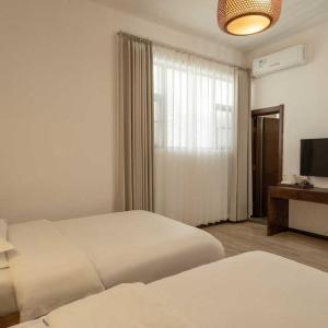 Standard Twin Room with Garden View