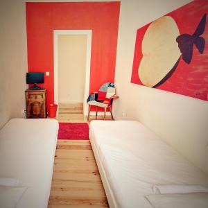 Deluxe Twin Room with Shared Bathroom