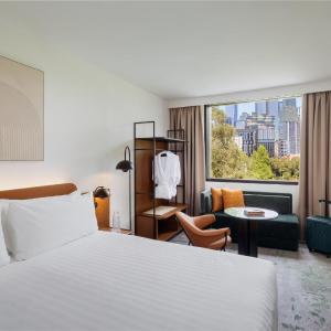 Standard King Room with City View