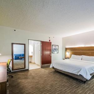 Standard King Room - Communications Accessible