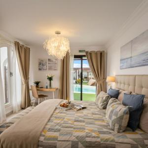 Deluxe Double Room with Bath